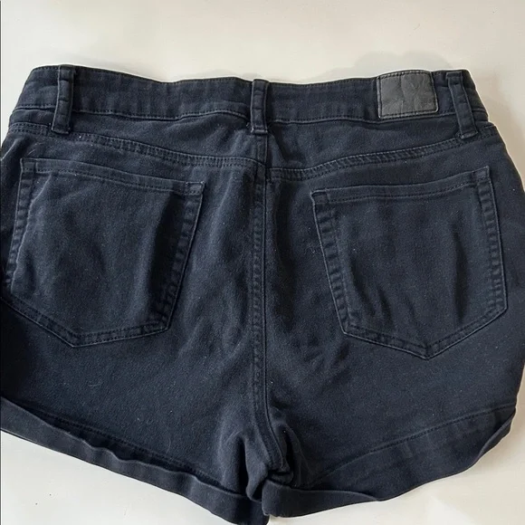 Aeropostale Women's High Rise Midi Black Denim Cuffed Shorts SZ 12 - Picture 4 of 6